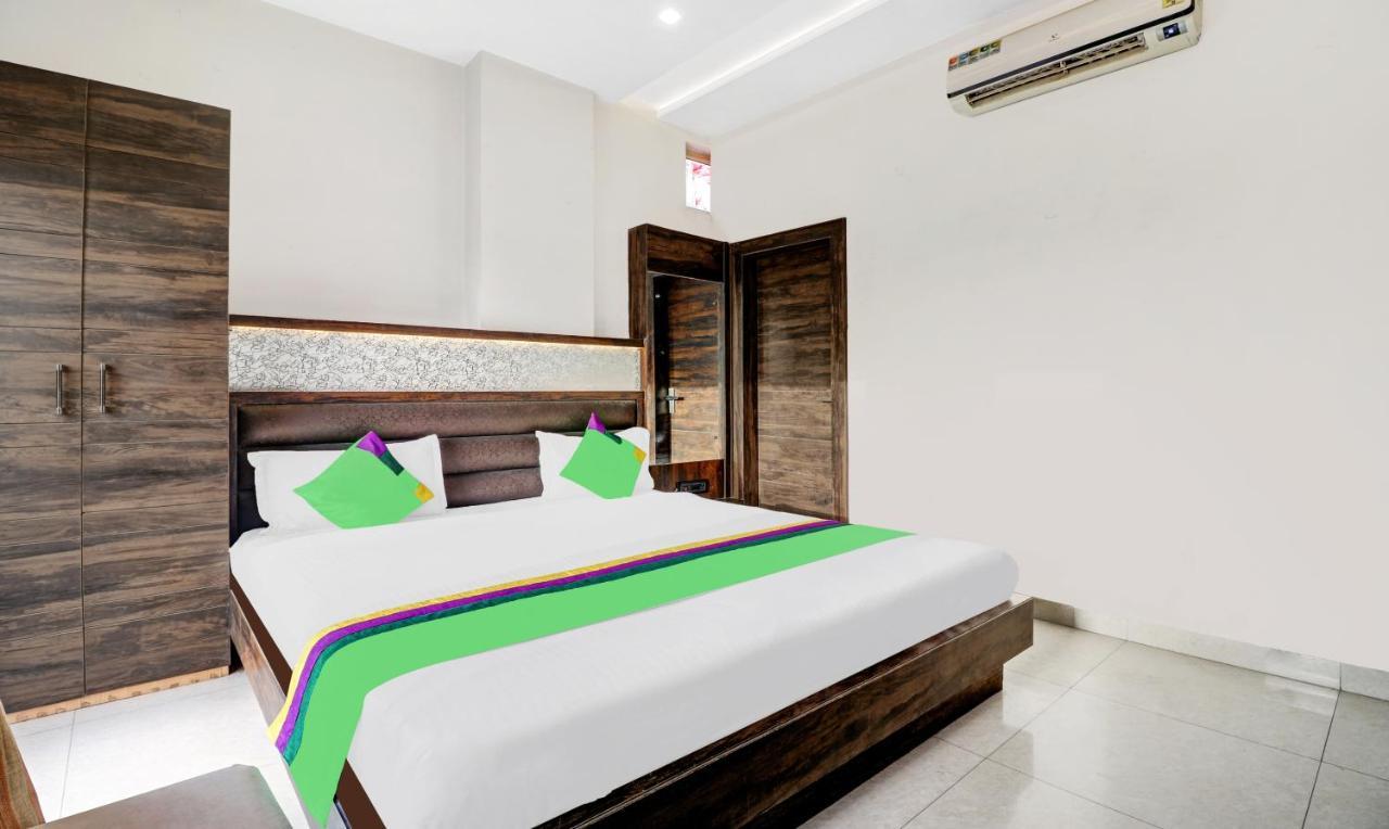 Itsy Hotels Anjali Mahal 500, Mtrs From Mathura Railway Station المظهر الخارجي الصورة