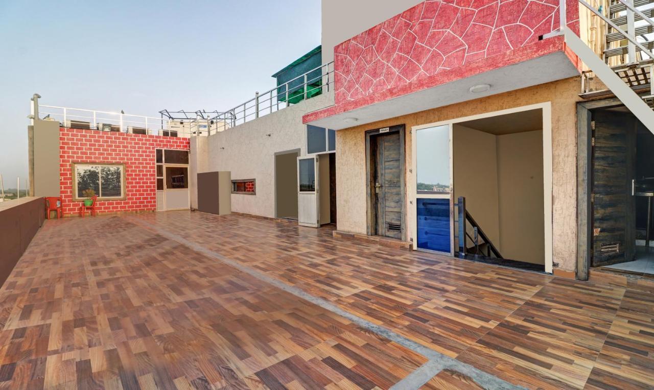 Itsy Hotels Anjali Mahal 500, Mtrs From Mathura Railway Station المظهر الخارجي الصورة
