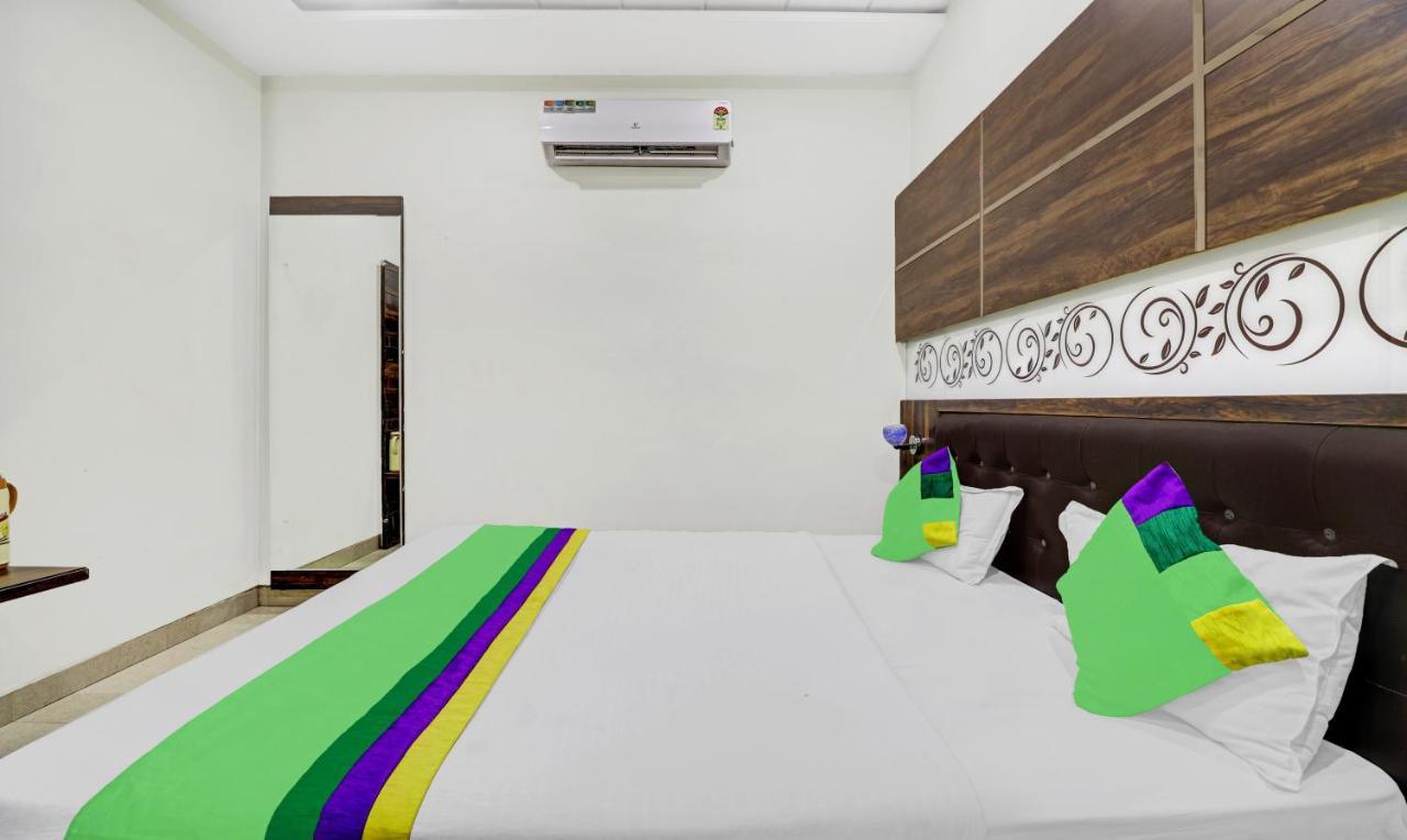 Itsy Hotels Anjali Mahal 500, Mtrs From Mathura Railway Station المظهر الخارجي الصورة