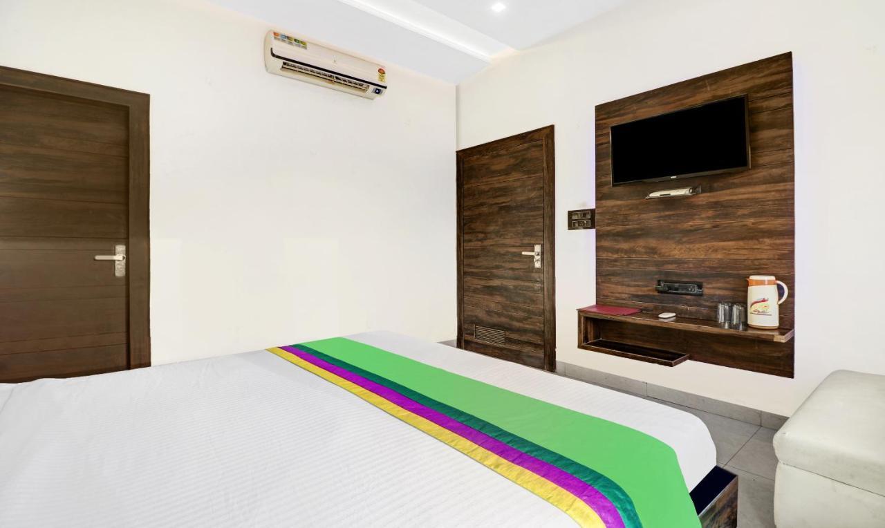 Itsy Hotels Anjali Mahal 500, Mtrs From Mathura Railway Station المظهر الخارجي الصورة