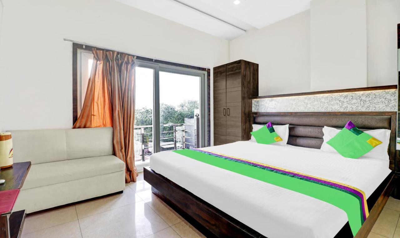 Itsy Hotels Anjali Mahal 500, Mtrs From Mathura Railway Station المظهر الخارجي الصورة