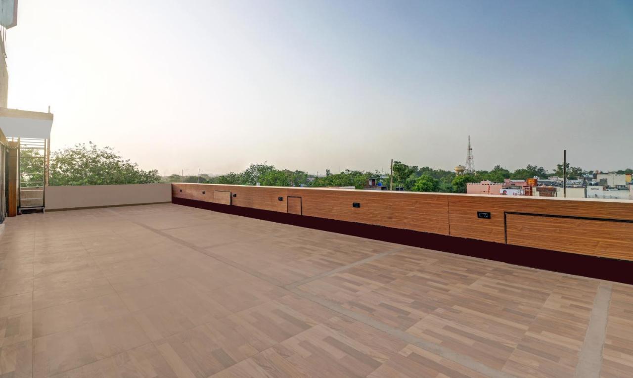 Itsy Hotels Anjali Mahal 500, Mtrs From Mathura Railway Station المظهر الخارجي الصورة