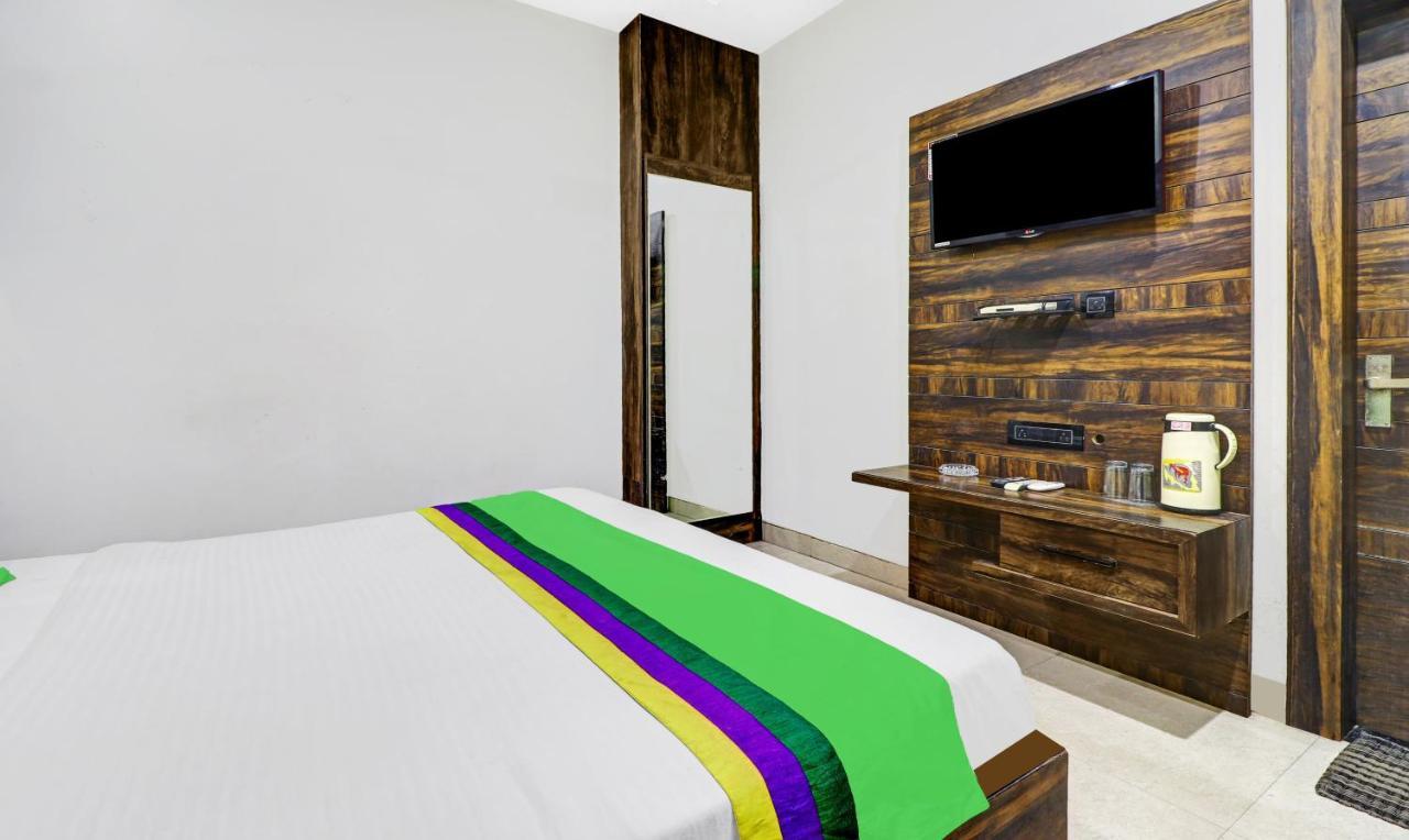 Itsy Hotels Anjali Mahal 500, Mtrs From Mathura Railway Station المظهر الخارجي الصورة