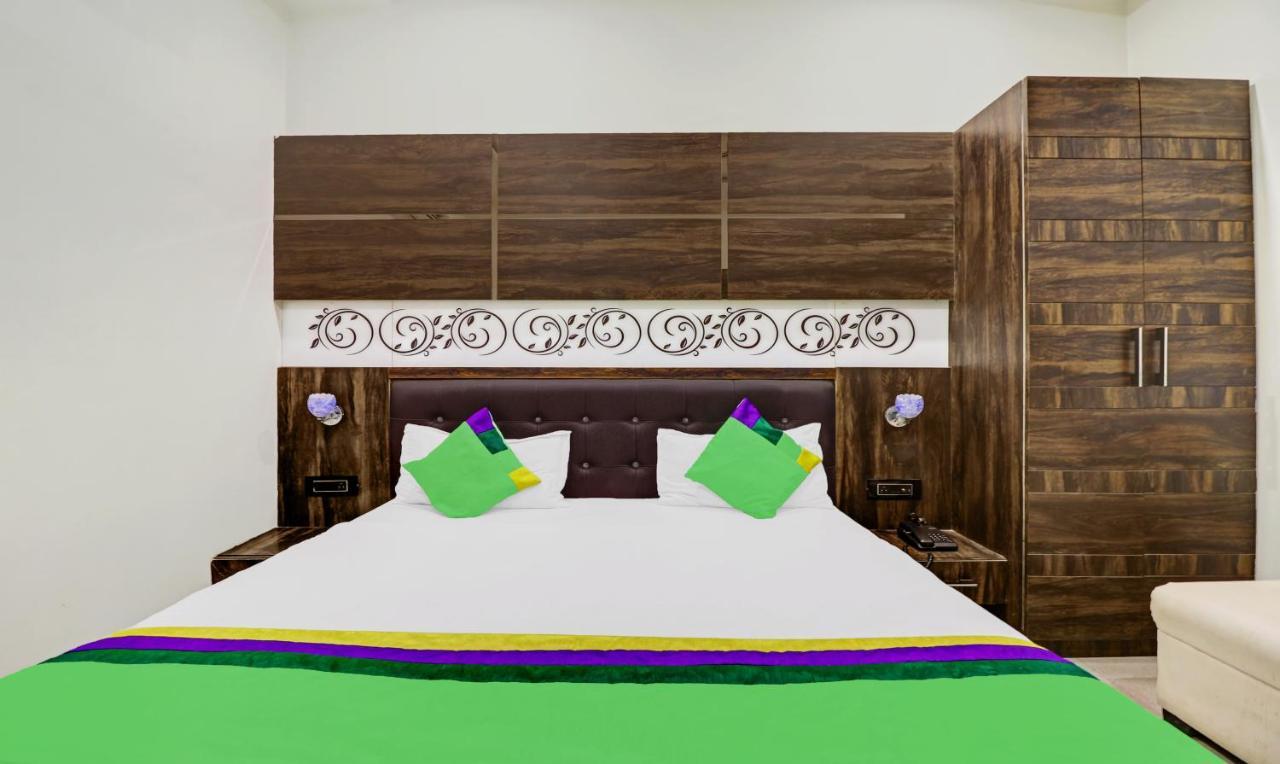 Itsy Hotels Anjali Mahal 500, Mtrs From Mathura Railway Station المظهر الخارجي الصورة