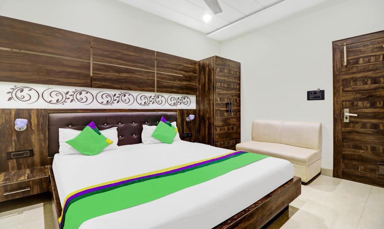 Itsy Hotels Anjali Mahal 500, Mtrs From Mathura Railway Station المظهر الخارجي الصورة