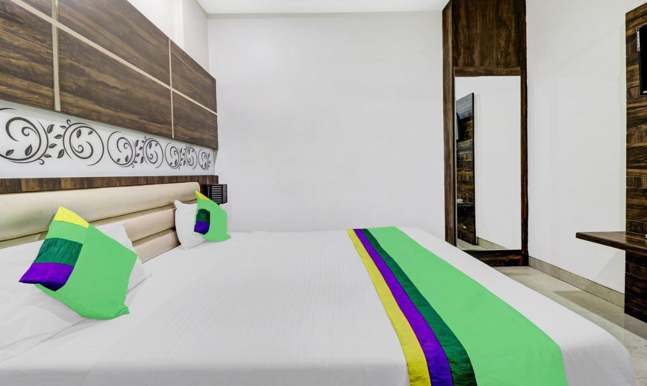 Itsy Hotels Anjali Mahal 500, Mtrs From Mathura Railway Station المظهر الخارجي الصورة