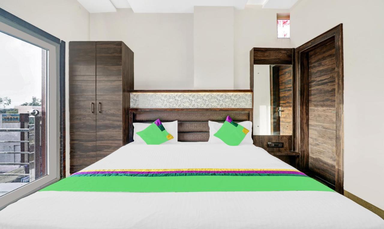 Itsy Hotels Anjali Mahal 500, Mtrs From Mathura Railway Station المظهر الخارجي الصورة