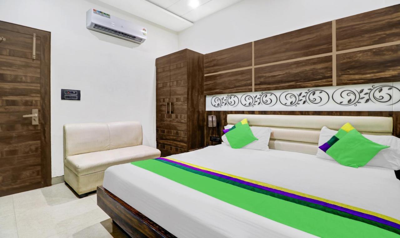 Itsy Hotels Anjali Mahal 500, Mtrs From Mathura Railway Station المظهر الخارجي الصورة